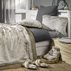 Fellimitat Kissen Fluffy